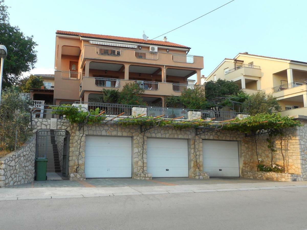 Apartments Klara Novi Vinodolski Bagian luar foto